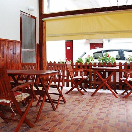 Voyager Bed & Breakfast Нови-Сад Ресторан фото