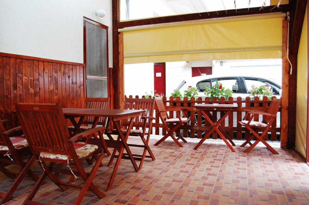 Voyager Bed & Breakfast Нови-Сад Ресторан фото